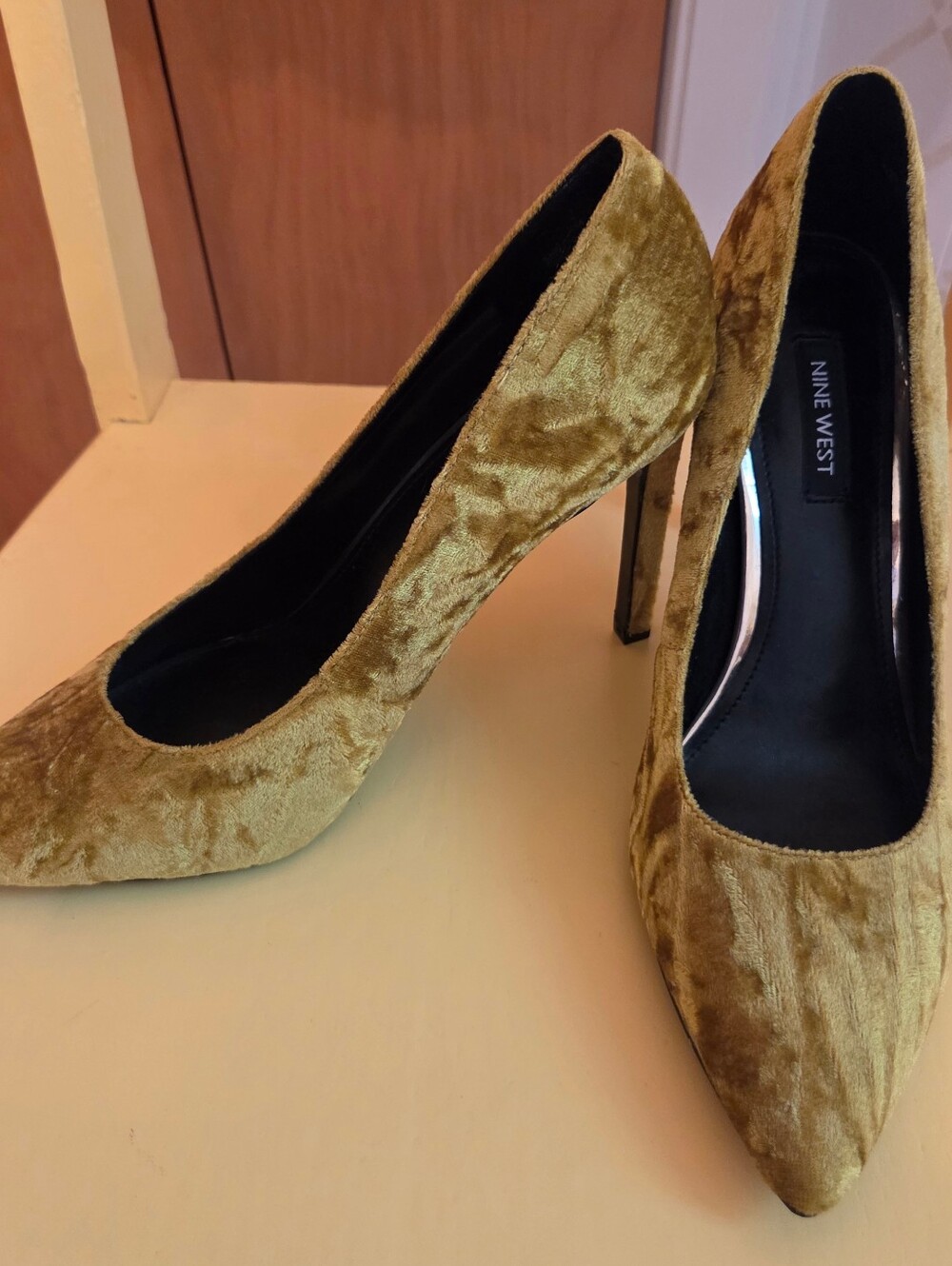 Nine West Tatiana Crushed Velvet Chartreuse Heels - Picture 3 of 8